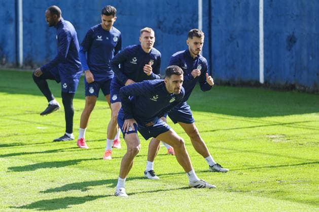 PXL_GNK Dinamo training GNK Dinamo training at Maksimir stadium in Zagreb, Croatia on 01. October 2025 before UEFA Europa league match with Maccabi Tel Aviv FC. Monsef Bakrar, Gabriel Vidovic, Sandro Kulenovic, Bruno Goda  GoranxStanzl PIXSELL
