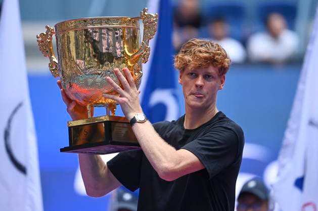 (251001) -- BEIJING, Oct. 1, 2025 -- Jannik Sinner celebrates during the award ceremony for the men s singles final match between Jannik Sinner of Italy and Learner Tien of the United States at 2025 China Open tennis tournament in Beijing, China, Oct. 1, 2025. ) (SP)CHINA-BEIJING-TENNIS-CHINA OPEN-MEN S SINGLES-FINAL(CN) HuxJingwen 