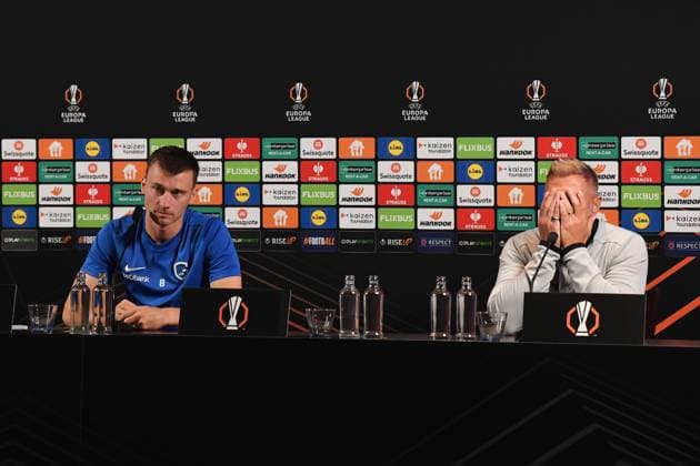 Genk s Bryan Heynen and Genk s head coach Thorsten Fink pictured during a press conference, PK, Pressekonferenz of Belgian soccer team KRC Genk, on Wednesday 01 October 2025, in Genk. The team will play the Hungarian Ferencvarosi TC on Thursday, second game (out of 8) in the league phase of the UEFA Europa League competition. JILLxDELSAUX  x135817194x