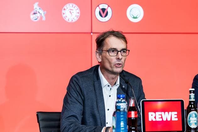 Cologne Cup25 Pressekonferenz; 01.10.2025 Dr. Andreas Dartsch (stv. Vorstandsvorsitzender Sparkasse KölnBonn) Pressekonferenz Cologne Cup25; RheinEnergiestadion, 01.10.2025 Copyright: xBEAUTIFULxSPORTS Wunderlx