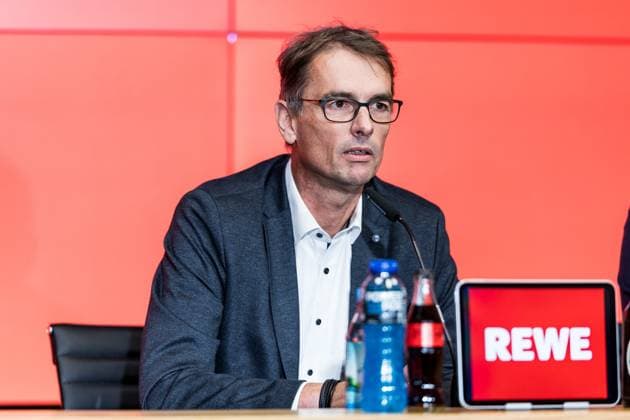 Cologne Cup25 Pressekonferenz; 01.10.2025 Dr. Andreas Dartsch (stv. Vorstandsvorsitzender Sparkasse KölnBonn) Pressekonferenz Cologne Cup25; RheinEnergiestadion, 01.10.2025 Copyright: xBEAUTIFULxSPORTS Wunderlx