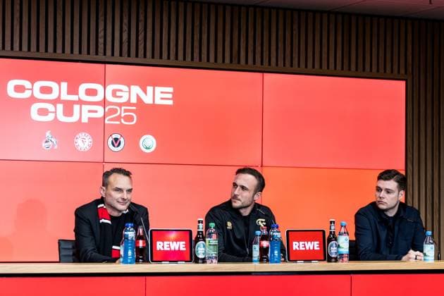 Cologne Cup25 Pressekonferenz; 01.10.2025 Holger Kirsch (Präsident Viktoria Köln), Niklas Müller (Geschäftsführer Fortuna Köln), Lukas Berg (Technischer Direktor 1. FC Köln) Pressekonferenz Cologne Cup25; RheinEnergiestadion, 01.10.2025 Copyright: xBEAUTIFULxSPORTS Wunderlx