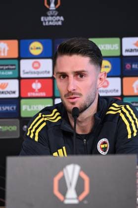Ahead of Fenerbahce v Nice - UEFA Europa League ISTANBUL, TURKIYE - OCTOBER 1: Ismail Yuksek of Fenerbahce speaks during a press conference, PK, Pressekonferenz at the club s Can Bartu Facilities ahead of their UEFA Europa League second group stage match against France s Nice, on October 2, 2025, in Istanbul, Turkiye. Saffet Azak Anadolu Istanbul Turkey. Editorial use only. Please get in touch for any other usage.  Copyright: x2025xAnadoluxSaffetxAzakx