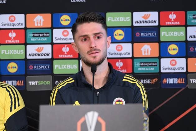 Ahead of Fenerbahce v Nice - UEFA Europa League ISTANBUL, TURKIYE - OCTOBER 1: Ismail Yuksek of Fenerbahce speaks during a press conference, PK, Pressekonferenz at the club s Can Bartu Facilities ahead of their UEFA Europa League second group stage match against France s Nice, on October 2, 2025, in Istanbul, Turkiye. Saffet Azak Anadolu Istanbul Turkey. Editorial use only. Please get in touch for any other usage.  Copyright: x2025xAnadoluxSaffetxAzakx