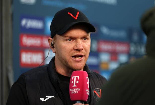 Fussball, Herren, 3.Liga, Saison 2025 2026, TSV 1860 München - FC Viktoria Köln, Grünwalder Stadion Marian Wilhelm, Trainer (FC Viktoria Köln) beim Interview Magenta