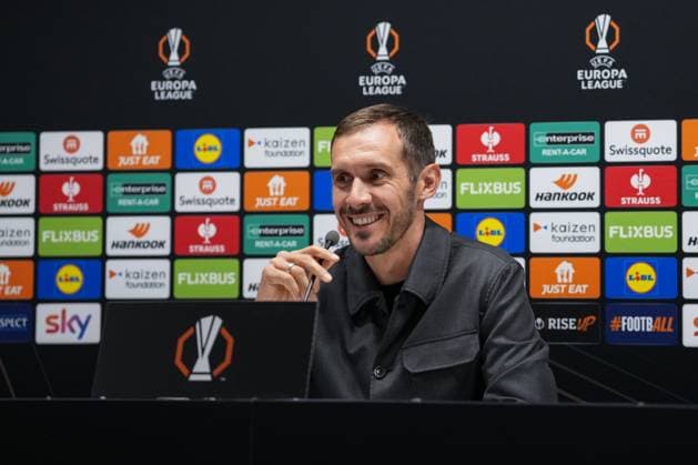 Julian Schuster (SC Freiburg, Trainer) , Italien, Fussball, UEFA Europa League, 2.Spieltag, Ligaphase, 2025 2026, Bologna FC vs. SC Freiburg, 01.10.2025, Pressekonferenz des SC Freiburg vor dem zweiten Europa League Spiel in der Ligaphase, Pressegespräch, Stadio Renato Dall™Ara, Bologna, Italien, Pressekonferenz des SC Freiburg vor dem zweiten Europa League Spiel in der Ligaphase, Pressegespräch Bologna Stadio Renato Dall™Ara Emilia-Romagna Italien Copyright: xArnexAmbergx
