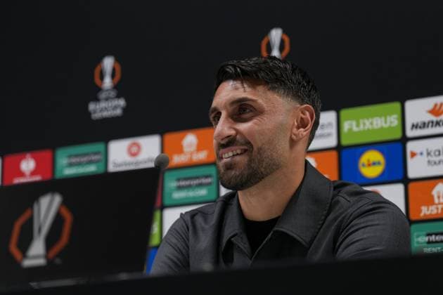 Vincenzo Grifo (SC Freiburg, 32) , Italien, Fussball, UEFA Europa League, 2.Spieltag, Ligaphase, 2025 2026, Bologna FC vs. SC Freiburg, 01.10.2025, Pressekonferenz des SC Freiburg vor dem zweiten Europa League Spiel in der Ligaphase, Pressegespräch, Stadio Renato Dall™Ara, Bologna, Italien, Pressekonferenz des SC Freiburg vor dem zweiten Europa League Spiel in der Ligaphase, Pressegespräch Bologna Stadio Renato Dall™Ara Emilia-Romagna Italien Copyright: xArnexAmbergx