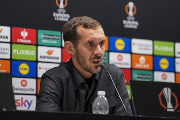 Julian Schuster (SC Freiburg, Trainer) , Italien, Fussball, UEFA Europa League, 2.Spieltag, Ligaphase, 2025 2026, Bologna FC vs. SC Freiburg, 01.10.2025, Pressekonferenz des SC Freiburg vor dem zweiten Europa League Spiel in der Ligaphase, Pressegespräch, Stadio Renato Dall™Ara, Bologna, Italien, Pressekonferenz des SC Freiburg vor dem zweiten Europa League Spiel in der Ligaphase, Pressegespräch Bologna Stadio Renato Dall™Ara Emilia-Romagna Italien Copyright: xArnexAmbergx