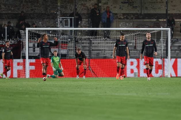 3. Liga; SC Verl - FC Ingolstadt 04; Tor für Verl 1:0 hängende Köpfe beim FCI Gustav Christensen (24, FCI) Marcel Costly (22, FCI) Torwart Markus Ponath (1, FCI) Simon Lorenz (32, FCI) Lukas Fröde (34, FCI) Max Besuschkow (17, FCI) 3. Liga - FC Ingolstadt 04 Saison 2025 2026 SC Verl