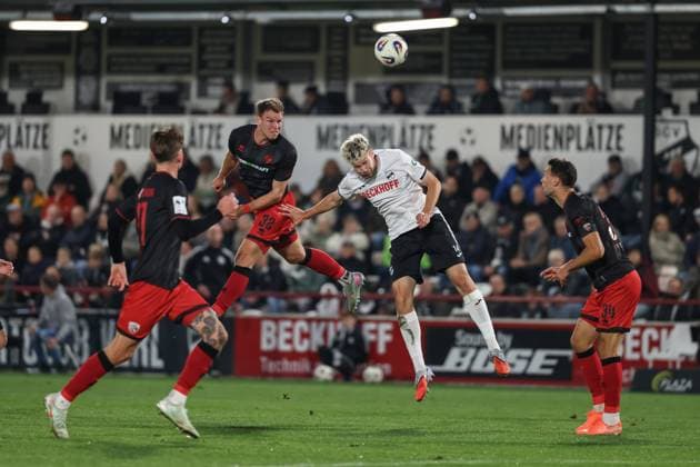 3. Liga; SC Verl - FC Ingolstadt 04; Zweikampf Kampf um den Ball Simon Lorenz (32, FCI) Lehmann Paul (14 Verl) Lukas Fröde (34, FCI) Frederik Christensen (11, FCI) 3. Liga - FC Ingolstadt 04 Saison 2025 2026 SC Verl