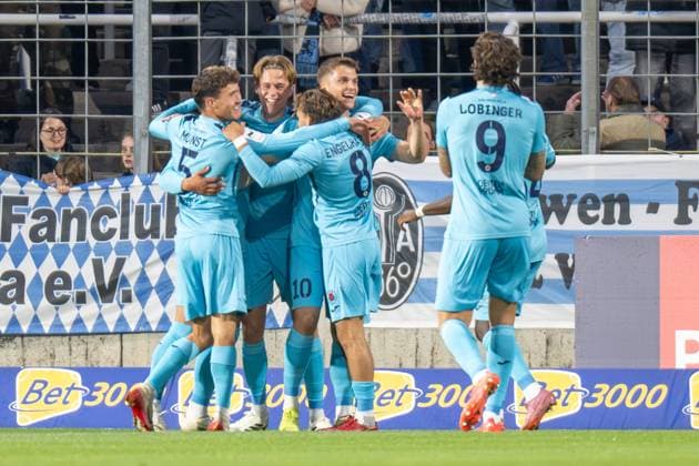 Torjubel zum 0:2, David Otto 10 (Viktoria Koeln 1904), Tobias Eisenhut 6 (Viktoria Koeln 1904), TSV 1860 Muenchen vs. Viktoria Koeln 1904, 3. Liga, 9. Spieltag, 01.10.2025 DFB regulations prohibit any use of photographs as image sequences and or quasi-video Muenchen Bayern Deutschland