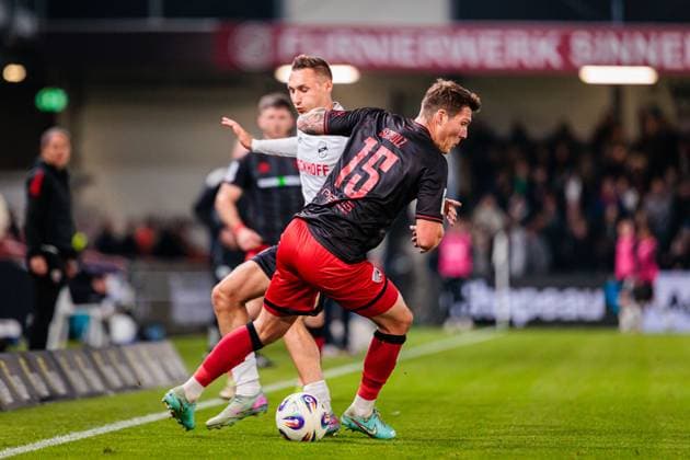 v.l. Dominik Steczyk (SC Verl, 11), Jonas Scholz (FC Ingolstadt 04, 15) im Zweikampf GER, SC Verl vs. FC Ingolstadt 04, Fussball, 3. Liga, 9. Spieltag, Spielzeit 2025 2026, 01.10.2025 GER, SC Verl vs. FC Ingolstadt 04, Fussball, 3. Liga, 9. Spieltag, Spielzeit 2025 2026, 01.10.2025 Verl Copyright: xEibner-Pressefoto JanxRollingerx EP_JSK