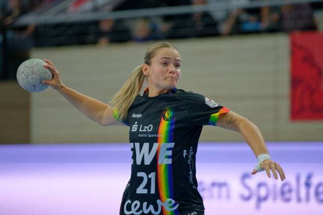 Joanna Granicka (Oldenburg, 21), Siebenmeter, SV Union Halle-Neustadt vs. VfL Oldenburg, Handball Bundesliga Frauen, Saison 2025 26, 4. Spieltag, 01.10.2025 Halle SWH Arena Sachsen-Anhalt Deutschland