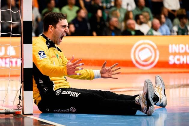 Goeppingen: DHB-Pokal - 25 26 - Frisch Auf Goeppingen - SC DHfK Leipzig Torhueter Domenico Ebner (Leipzig) Jubel Freude Emotion Goeppingen EWS Arena Baden-Württemberg Deutschland