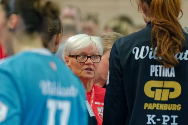 Trainerin Ines Seidler (Halle), SV Union Halle-Neustadt vs. VfL Oldenburg, Handball Bundesliga Frauen, Saison 2025 26, 4. Spieltag, 01.10.2025 Halle SWH Arena Sachsen-Anhalt Deutschland
