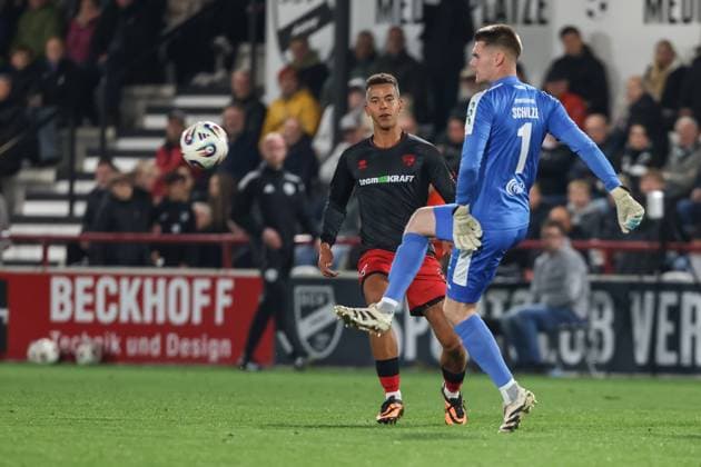 3. Liga; SC Verl - FC Ingolstadt 04; Marcel Costly (22, FCI) Torchance verpasst Torwart Schulze Philipp (1 Verl) 3. Liga - FC Ingolstadt 04 Saison 2025 2026 SC Verl