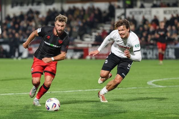 3. Liga; SC Verl - FC Ingolstadt 04; Zweikampf Kampf um den Ball Yannick Deichmann (20, FCI) Otto Fynn (34 Verl) 3. Liga - FC Ingolstadt 04 Saison 2025 2026 SC Verl