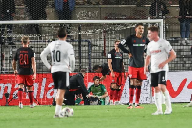 3. Liga; SC Verl - FC Ingolstadt 04; Torwart Markus Ponath (1, FCI) verletzt und wird ausgewechselt, Torwart Kai Eisele (25, FCI) kommt 3. Liga - FC Ingolstadt 04 Saison 2025 2026 SC Verl