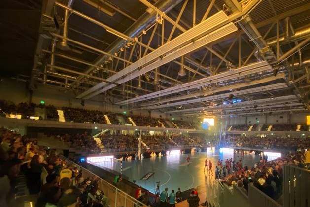 01.10.2025, xmohx, Handball DHB Pokal, Rhein Neckar Loewen - SG Flensburg-Handewitt v.l. Übersicht Halle Tribünen (DFL DFB REGULATIONS PROHIBIT ANY USE OF PHOTOGRAPHS as IMAGE SEQUENCES and or QUASI-VIDEO) Heidelberg