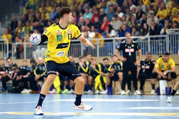 01.10.2025, xmohx, Handball DHB Pokal, Rhein Neckar Loewen - SG Flensburg-Handewitt v.l. Sebastian Heymann (Rhein Neckar Loewen) (DFL DFB REGULATIONS PROHIBIT ANY USE OF PHOTOGRAPHS as IMAGE SEQUENCES and or QUASI-VIDEO) Heidelberg