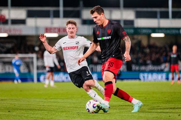 v.l. Dennis Waidner (SC Verl, 08), Jonas Scholz (FC Ingolstadt 04, 15) im Zweikampf GER, SC Verl vs. FC Ingolstadt 04, Fussball, 3. Liga, 9. Spieltag, Spielzeit 2025 2026, 01.10.2025 GER, SC Verl vs. FC Ingolstadt 04, Fussball, 3. Liga, 9. Spieltag, Spielzeit 2025 2026, 01.10.2025 Verl Copyright: xEibner-Pressefoto JanxRollingerx EP_JSK
