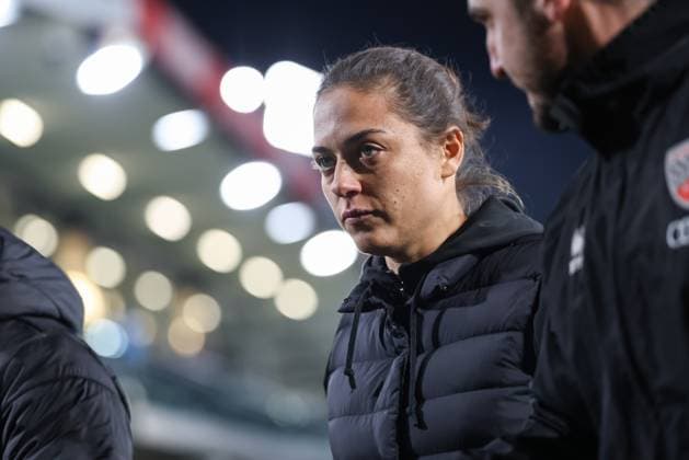 3. Liga; SC Verl - FC Ingolstadt 04; Cheftrainerin Sabrina Wittmann (FCI) geht vom Platz Pause 3. Liga - FC Ingolstadt 04 Saison 2025 2026 SC Verl
