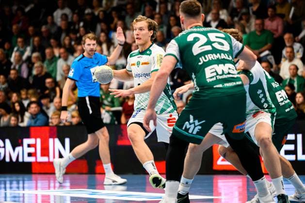 Goeppingen: DHB-Pokal - 25 26 - Frisch Auf Goeppingen - SC DHfK Leipzig Blaer Hinriksson (Leipzig) Goeppingen EWS Arena Baden-Württemberg Deutschland