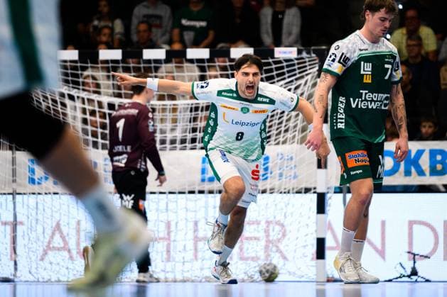 Goeppingen: DHB-Pokal - 25 26 - Frisch Auf Goeppingen - SC DHfK Leipzig v.li. Lucas Krzikalla (Leipzig) Jubel Freude Emotion Torjubel Torschuetze Torschütze Goeppingen EWS Arena Baden-Württemberg Deutschland