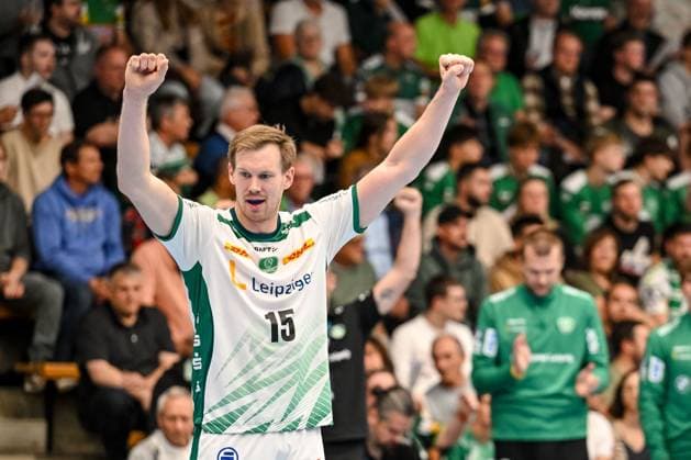 Goeppingen, Deutschland, 01.10.25: Adam Lönn (SC DHfK Leipzig) gestikuliert, gestik, jubelt waehrend des DHB Pokal 2 Runde Spiels zwischen FRISCH AUF! Goeppingen vs SC DHfK Leipzig in der EWS Arena am 01. Oktober 2025 in Goeppingen, Deutschland. (Foto von Harry Langer DeFodi Images) Goeppingen, Germany, 01.10.25: Adam Lönn (SC DHfK Leipzig) gestures during the DHB Pokal 2 Runde match between FRISCH AUF! Goeppingen vs SC DHfK Leipzig at EWS Arena on October 1, 2025 in Goeppingen, Germany. (Photo by Harry Langer DeFodi Images) (Photo by Harry Langer DeFodi Images) Goeppingen, Germany, 01 10 25 Adam Lönn SC DHfK Leipzig gestures, gestures, cheers during the DHB Pokal 2 round match between FRISCH AUF Goeppingen vs SC DHfK Leipzig at EWS Arena on October 01, 2025 in Goeppingen, Germany Photo by Harry Langer DeFodi Images Goeppingen, Germany, 01 10 25 Adam Lönn SC DHfK Leipzig gestures during the DHB Pokal 2 Runde match between FRISCH AUF Goeppingen vs SC DHfK Leipzig at EWS Arena on October 1, 2025 in Goeppingen, Germany Photo by Harry Langer DeFodi Images Photo by Harry Langer DeFodi Images