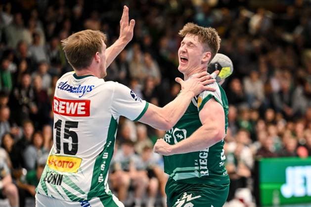 Goeppingen, Deutschland, 01.10.25: Adam Lönn (SC DHfK Leipzig) und Oskar Neudeck (FRISCH AUF! Goeppingen) im Zweikampf waehrend des DHB Pokal 2 Runde Spiels zwischen FRISCH AUF! Goeppingen vs SC DHfK Leipzig in der EWS Arena am 01. Oktober 2025 in Goeppingen, Deutschland. (Foto von Harry Langer DeFodi Images) Goeppingen, Germany, 01.10.25: Adam Lönn (SC DHfK Leipzig) und Oskar Neudeck (FRISCH AUF! Goeppingen) battle for the ball during the DHB Pokal 2 Runde match between FRISCH AUF! Goeppingen vs SC DHfK Leipzig at EWS Arena on October 1, 2025 in Goeppingen, Germany. (Photo by Harry Langer DeFodi Images) (Photo by Harry Langer DeFodi Images) Goeppingen, Germany, 01 10 25 Adam Lönn SC DHfK Leipzig and Oskar Neudeck FRISCH AUF Goeppingen in a duel during the DHB Pokal 2 round match between FRISCH AUF Goeppingen vs SC DHfK Leipzig at EWS Arena on October 01, 2025 in Goeppingen, Germany Photo by Harry Langer DeFodi Images Goeppingen, Germany, 01 10 25 Adam Lönn SC DHfK Leipzig and Oskar Neudeck FRISCH AUF Goeppingen battle for the ball during the DHB Pokal 2 Runde match between FRISCH AUF Goeppingen vs SC DHfK Leipzig at EWS Arena on October 1, 2025 in Goeppingen, Germany Photo by Harry Langer DeFodi Images Photo by Harry Langer DeFodi Images