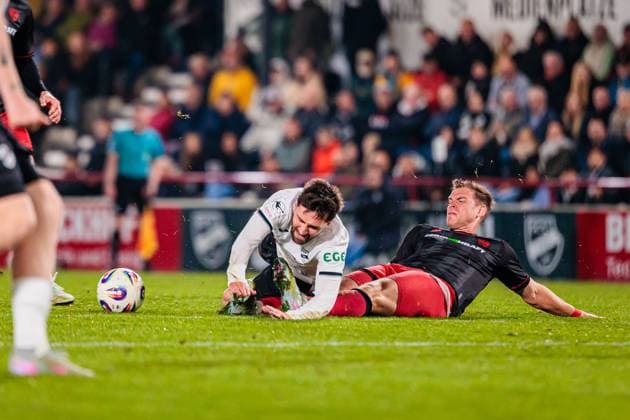 v.l. Berkan Taz (SC Verl, 10), Simon Lorenz (FC Ingolstadt 04, 32) im Zweikampf GER, SC Verl vs. FC Ingolstadt 04, Fussball, 3. Liga, 9. Spieltag, Spielzeit 2025 2026, 01.10.2025 GER, SC Verl vs. FC Ingolstadt 04, Fussball, 3. Liga, 9. Spieltag, Spielzeit 2025 2026, 01.10.2025 Verl Copyright: xEibner-Pressefoto JanxRollingerx EP_JSK