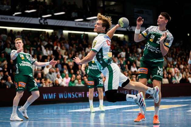 Goeppingen: DHB-Pokal - 25 26 - Frisch Auf Goeppingen - SC DHfK Leipzig Blaer Hinriksson (Leipzig) Goeppingen EWS Arena Baden-Württemberg Deutschland