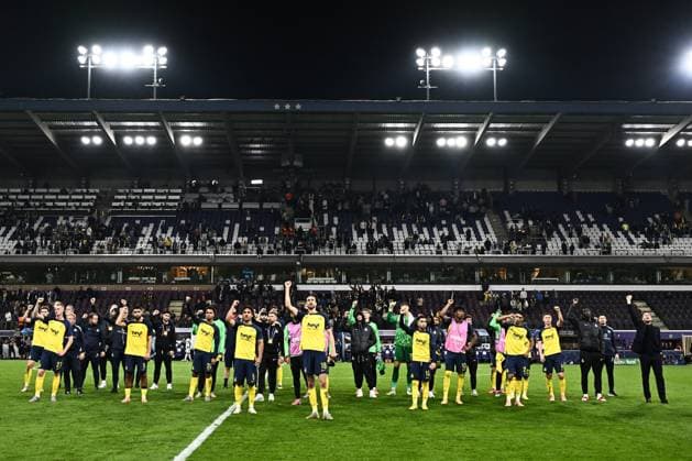 251001 Royale Union Saint-Gilloise vs Newcastle United FC Players and staff of Union pictured after during the Uefa Champions League second matchday in the League phase game in season 2025 - 2026 between Royale Union Saint-Gilloise and Newcastle United FC on October 1 , 2025 in Anderlecht, Belgium. (Photo by Maarten Straetemans Isosport) Anderlecht Belgium  Copyright: xMaartenxStraetemansx UCL_PSV-UNION_20251001_155