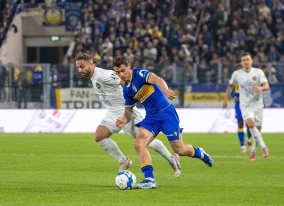 Fussball, Herren, Regionalliga Nordost, Saison 2025 2026 (8. Spieltag Nachholspiel), FC Carl Zeiss Jena - 1. FC Lok Leipzig, v. l. Tobias Dombrowa (Lok Leipzig), Marcel Hoppe (FC Carl Zeiss Jena), 01.10. 2025, Copyright: xMatthiasxKochx