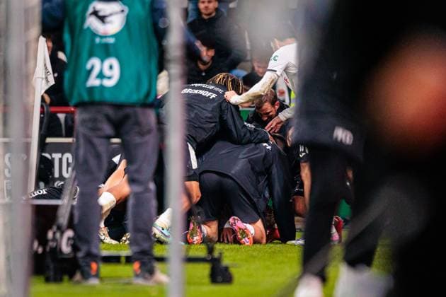 Die Mannschaft von SC Verl jubelt nach Tor zum 2:1 durch Jonas Arweiler (SC Verl, 09) GER, SC Verl vs. FC Ingolstadt 04, Fussball, 3. Liga, 9. Spieltag, Spielzeit 2025 2026, 01.10.2025 GER, SC Verl vs. FC Ingolstadt 04, Fussball, 3. Liga, 9. Spieltag, Spielzeit 2025 2026, 01.10.2025 Verl Copyright: xEibner-Pressefoto JanxRollingerx EP_JSK
