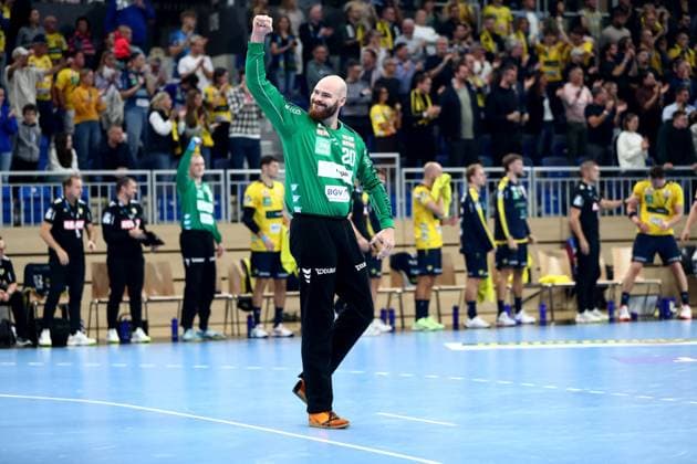 01.10.2025, xmohx, Handball DHB Pokal, Rhein Neckar Loewen - SG Flensburg-Handewitt v.l. Mike Jensen (Rhein Neckar Loewen) Jubel, Freude (DFL DFB REGULATIONS PROHIBIT ANY USE OF PHOTOGRAPHS as IMAGE SEQUENCES and or QUASI-VIDEO) Heidelberg