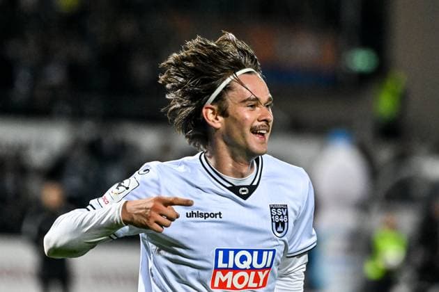 GER, 3. Liga, SSV Ulm 1846 vs 1. FC Schweinfurt 05 01.10.2025, Donaustadion, Ulm, GER, 3. Liga, SSV Ulm 1846 vs 1. FC Schweinfurt 05, im Bild Torjubel nach Tor 3:1, Elias Löder Loeder (SSV Ulm, 25)