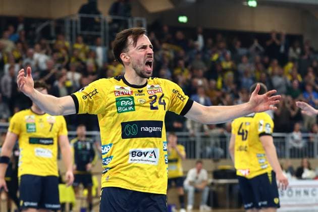 01.10.2025, xmohx, Handball DHB Pokal, Rhein Neckar Loewen - SG Flensburg-Handewitt v.l. Patrick Groetzki (Rhein Neckar Loewen) Jubel, Freude (DFL DFB REGULATIONS PROHIBIT ANY USE OF PHOTOGRAPHS as IMAGE SEQUENCES and or QUASI-VIDEO) Heidelberg