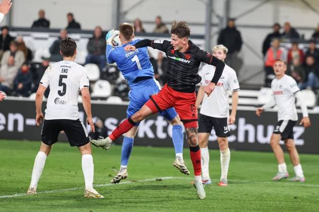3. Liga; SC Verl - FC Ingolstadt 04; Torchance verpasst Frederik Christensen (11, FCI) Torwart Schulze Philipp (1 Verl) Ens Martin (5 Verl) 3. Liga - FC Ingolstadt 04 Saison 2025 2026 SC Verl