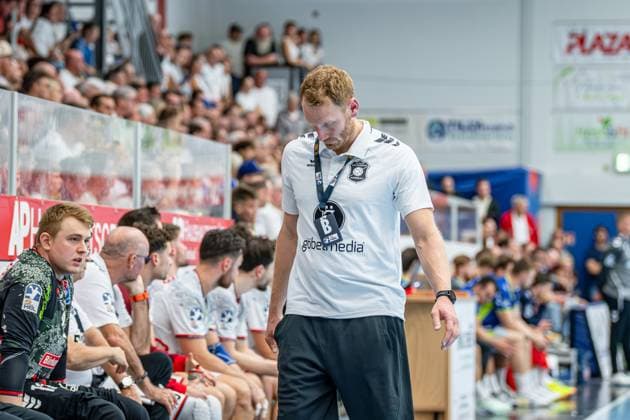 DHB Pokal; TV Hüttenberg - VfL Gummersbach, 01.10.25 Stefan Kneer (TV Hüttenberg) DHB Pokal; TV Hüttenberg - VfL Gummersbach: Hüttenberg, 01.10.25 Copyright: xBEAUTIFULxSPORTS Roeczeyx