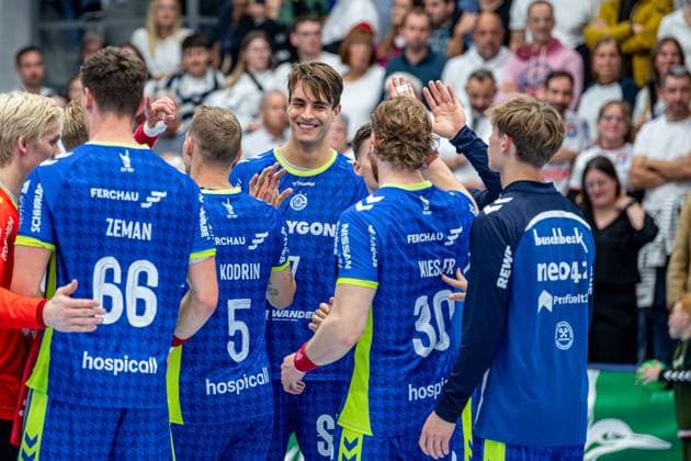 DHB Pokal; TV Hüttenberg - VfL Gummersbach, 01.10.25 Julian Köster (VfL Gummersbach, 7), Tilen Kodrin (VfL Gummersbach, 5), Tom Kiesler (VfL Gummersbach, 30), ät?pán Zeman (VfL Gummersbach, 66) DHB Pokal; TV Hüttenberg - VfL Gummersbach: Hüttenberg, 01.10.25 Copyright: xBEAUTIFULxSPORTS Roeczeyx