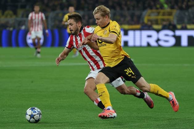 UEFA Champions League - Borussia Dortmund - Athletic Bilbao am 01.10.2025 im Signal Iduna Park in Dortmund Daniel Svensson (Dortmund 24) gegen Andoni Gorosabel (Bilbao 2)