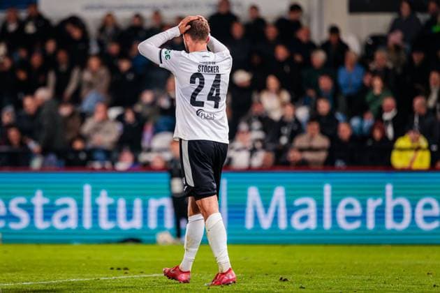 Michel Julius Stoecker (SC Verl, 24) aergert sich regt sich auf GER, SC Verl vs. FC Ingolstadt 04, Fussball, 3. Liga, 9. Spieltag, Spielzeit 2025 2026, 01.10.2025 GER, SC Verl vs. FC Ingolstadt 04, Fussball, 3. Liga, 9. Spieltag, Spielzeit 2025 2026, 01.10.2025 Verl Copyright: xEibner-Pressefoto JanxRollingerx EP_JSK