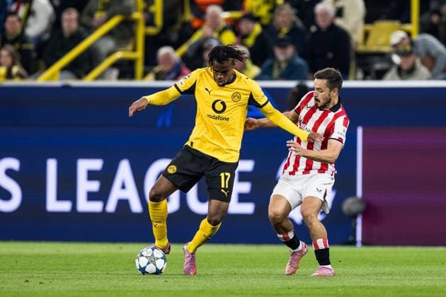 UEFA Champions League, Borussia Dortmund - Athletic Club Bilbao; 01.10.2025 Zweikampf Carney Chukwuemeka (Borussia Dortmund, 17), Andoni Gorosabel (Athletic Club Bilbao, 2) UEFA Champions League, Borussia Dortmund - Athletic Club Bilbao, Dortmund, SIGNAL IDUNA PARK am 01.10.2025 Copyright: xBEAUTIFULxSPORTS Wunderlx