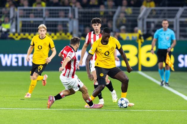 01.10.2025, UEFA Champions League, 2. Spieltag, Borussia Dortmund - Athletic Club Bilbao, v. l. Andoni Gorosabel (Athletic Club Bilbao), Serhou Guirassy (Borussia Dortmund), Dortmund Signal Iduna Park NRW Deutschland xRHR-FOTO DEx Copyright: DennisxEwert RHR-FOTOx RHR-FOTO DE