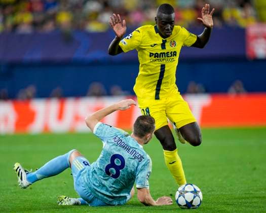 ESP: FC Barcelona, Barca v Paris Saint Germain. UEFA Champions League. Matchday 2. Teun Koopmeiners of Juventus FC and Pape Gueye of Villarreal CF during the UEFA Champions League match, between Villarreal CF and Juventus FC, Matchday 2, La Ceramica Stadium on October 1, 2025 in Villarreal, Spain. kpng Copyright: xSergioxRuizx xImagox PS_251001_VIL_JUV_2526_423