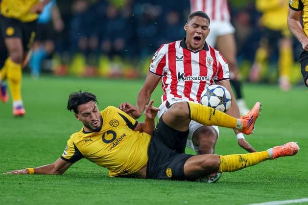01.10.2025, Fußball, UEFA Champions League, Borussia Dortmund - Athletic Club Bilbao, BVB Stadion, 2. Spieltag, Saison 2025 2026: Maroan Sannadi (Bilbao 21) im Zweikampf gegen Ramy Bensebaini (BVB 05) Regulations prohibit any use of photographs as image sequences and or quasi-video. Nordrhein-Westfalen Deutschland