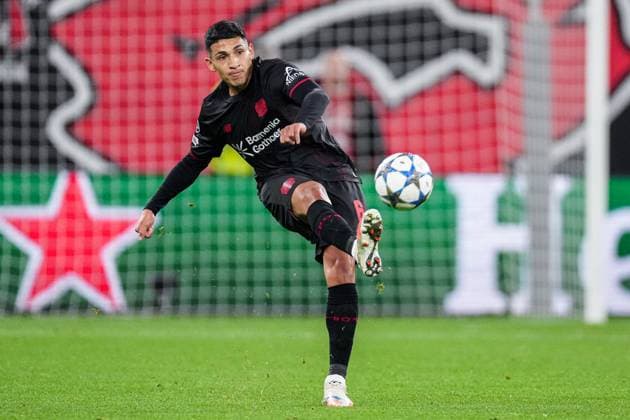 2025-10-01 Bayer 04 Leverkusen v PSV Eindhoven - UEFA Champions League 2025 26 League Phase MD2 LEVERKUSEN, GERMANY - OCTOBER 1: Equi Fernandez of Bayer 04 Leverkusen makes a pass during the UEFA Champions League 2025 26 League Phase MD2 match between Bayer 04 Leverkusen and PSV Eindhoven at BayArena on October 1, 2025 in Leverkusen, Germany. Leverkusen BayArena Germany Content not available for redistribution in The Netherlands directly or indirectly through any third parties. Copyright: xJorisxVerwijstx