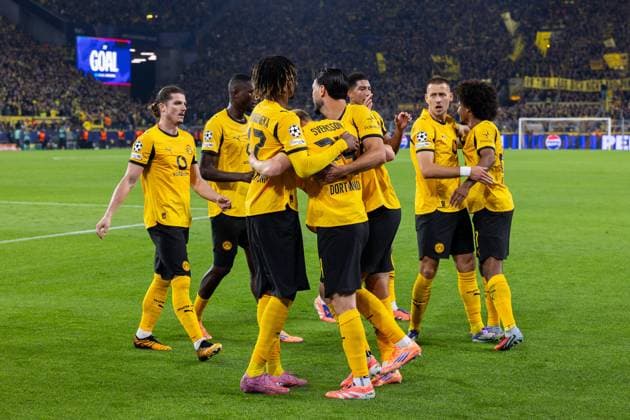 01.10.2025, UEFA Champions League, 2. Spieltag, Borussia Dortmund - Athletic Club Bilbao, Die Spieler des BVB bejubeln das Tor zum 1:0 durch Daniel Svensson (Borussia Dortmund), Dortmund Signal Iduna Park NRW Deutschland xRHR-FOTO DEx Copyright: DennisxEwert RHR-FOTOx RHR-FOTO DE
