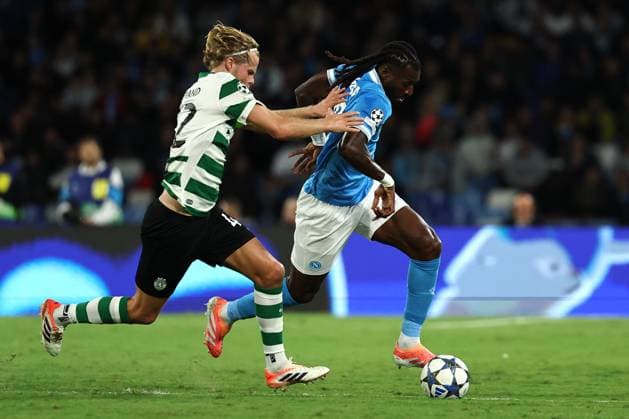 Napoli™s Andre-Frank Zambo Anguissa, Sporting s Morten Hjulmand during the UEFA Champions League football match between Napoli vs Sporting - Champions League 2025 2026 - Diego Armando Maradona stadium October 01, 2025 Naples, Italy soccer  Copyright: xAlessandroxGarofalo LaPressex